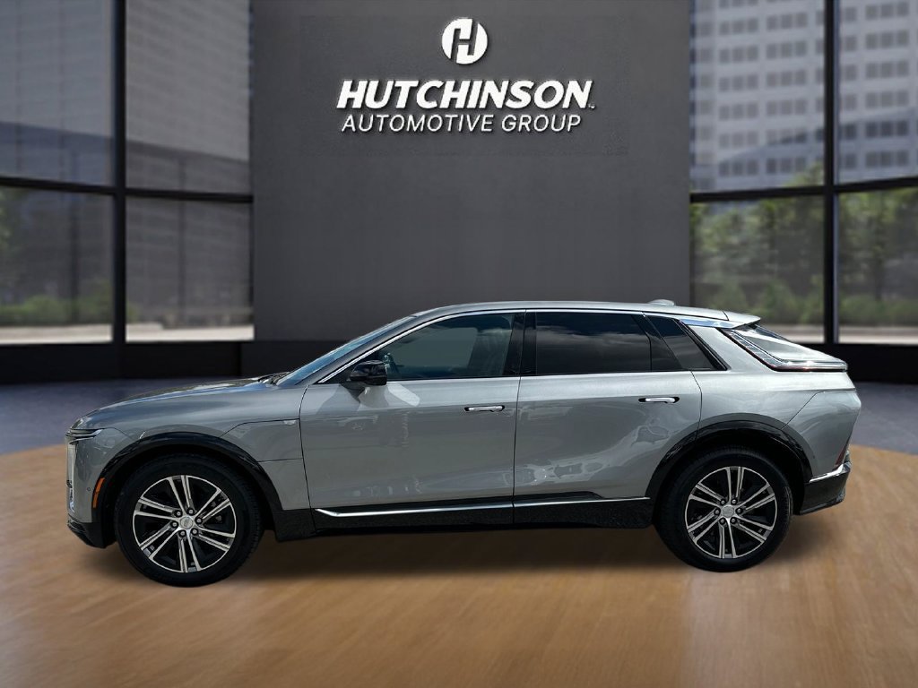 Used 2025 Cadillac Lyriq Luxury AWD/4WD image 4