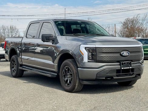 Used 2025 Ford F150 Lightning XLT image 1