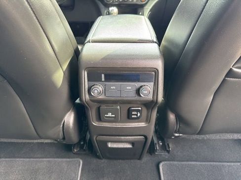 Used 2017 GMC Acadia SLT AWD/4WD image 27