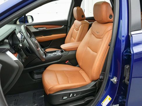 Used 2024 Cadillac XT5 Premium Luxury image 12