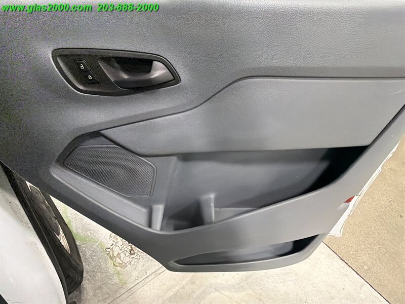 Used 2019 Ford Transit 250 148 Medium Roof RWD image 22