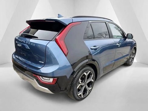 Used 2023 Kia Niro SX Touring FWD image 7