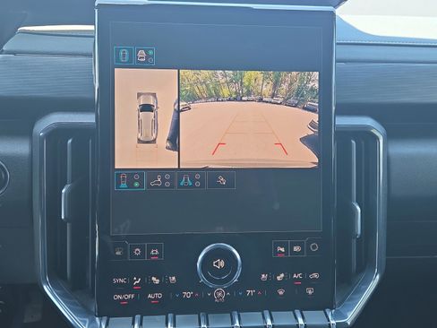 Used 2025 GMC Acadia AT4 w/ Super Cruise Package AWD/4WD image 18