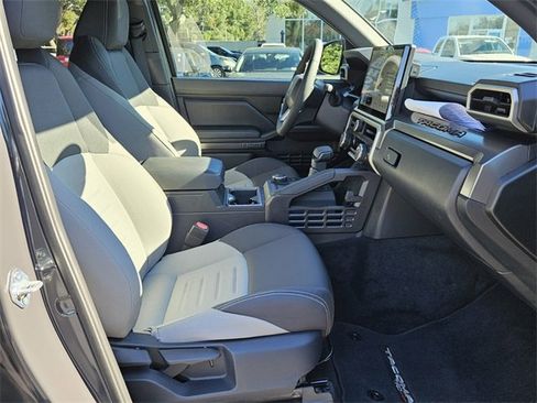 Used 2025 Toyota Tacoma TRD Sport image 16