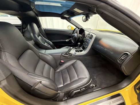 Used 2007 Chevrolet Corvette Coupe w/ Preferred Equipment Group RWD image 11
