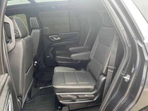 Used 2023 GMC Yukon SLT AWD/4WD image 18