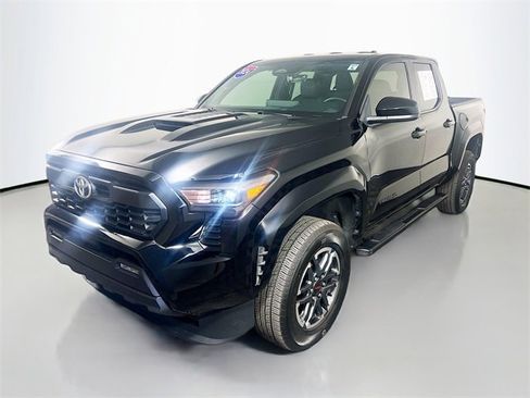 Used 2024 Toyota Tacoma TRD Sport image 3