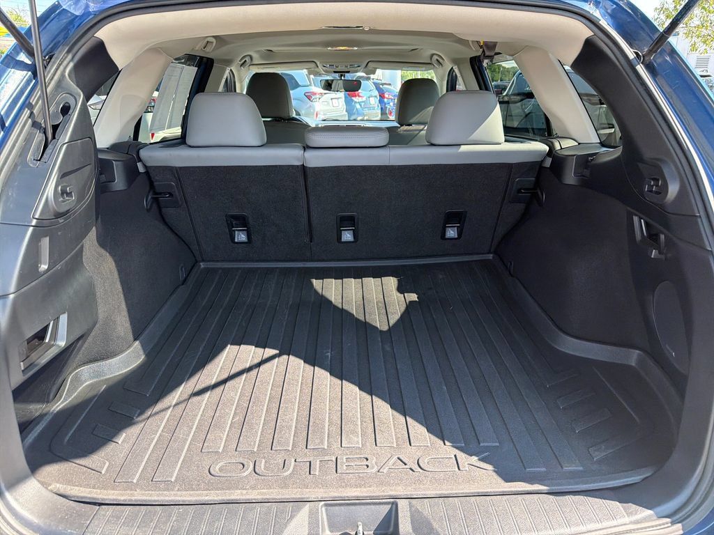 Used 2019 Subaru Outback 2.5i Limited AWD/4WD image 29