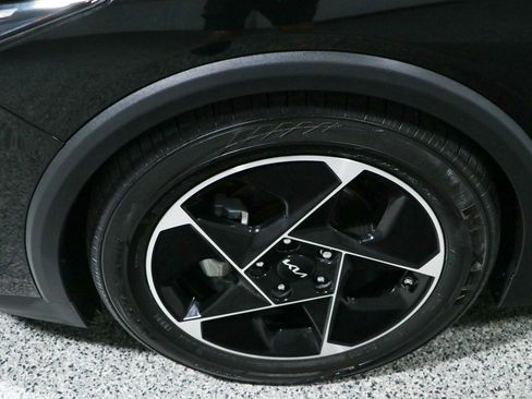 Used 2025 Kia K4 FWD image 11