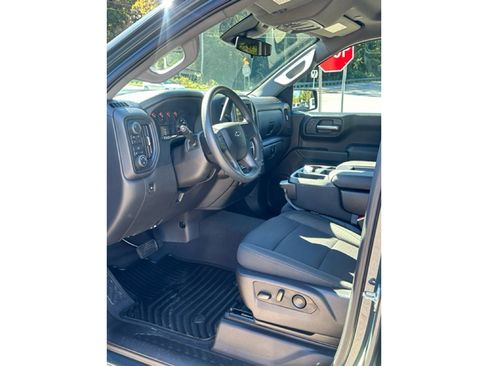 Used 2025 Chevrolet Silverado 1500 Custom Trail Boss w/ LPO, Dark Essentials Package image 6