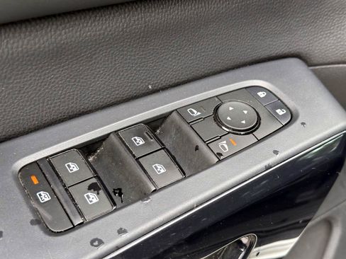 Used 2024 Nissan Pathfinder SV AWD/4WD image 20