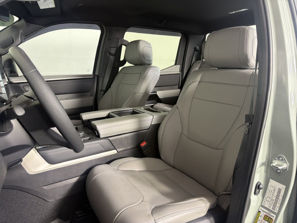 Used 2026 Toyota Tundra Limited AWD/4WD image 4