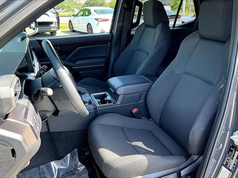 Used 2025 Toyota 4Runner SR5 AWD/4WD image 7