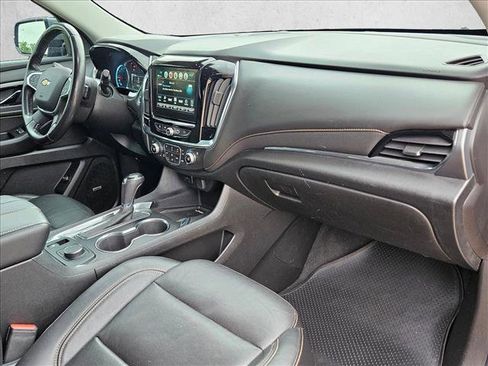 Used 2018 Chevrolet Traverse Premier w/ Driver Confidence II Package FWD image 24