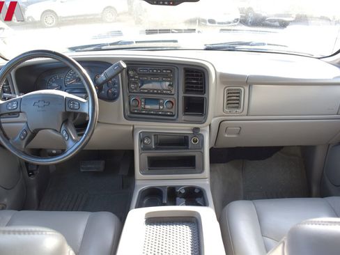 Used 2006 Chevrolet Silverado 2500 LT w/ Heavy-Duty Power Package image 12