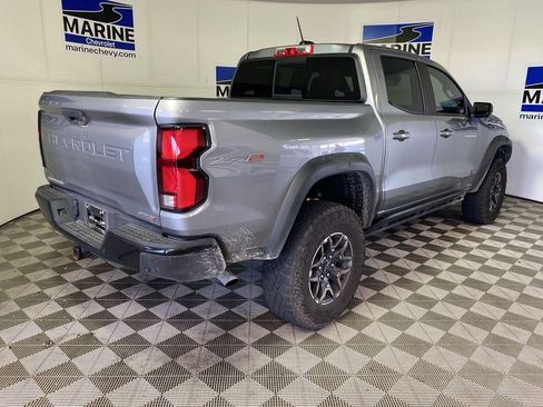 Used 2025 Chevrolet Colorado ZR2 w/ Technology Package AWD/4WD image 16