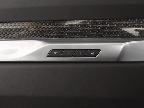 Used 2025 Cadillac Escalade ESV V image 31