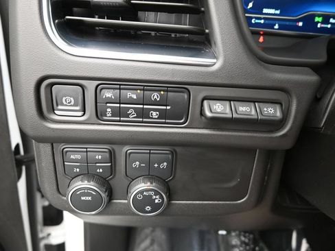 Used 2024 Chevrolet Tahoe Premier AWD/4WD image 20