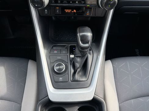 Used 2020 Toyota RAV4 XLE w/ Convenience Package image 35