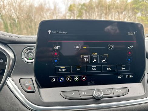 Used 2023 Chevrolet Blazer LT image 24