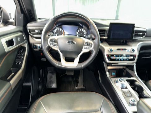 Used 2023 Ford Explorer Timberline image 2