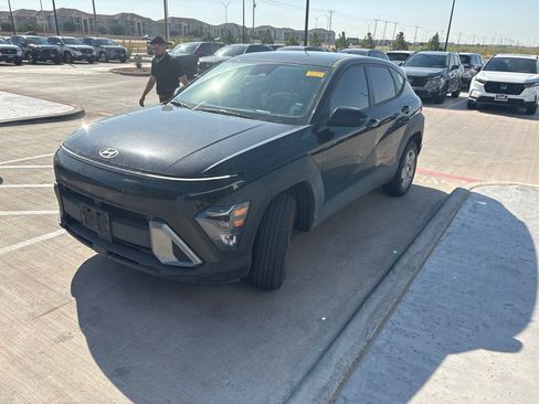 Used 2024 Hyundai Kona SE AWD/4WD image 1