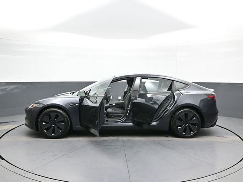 Used 2025 Tesla Model 3 Long Range image 45