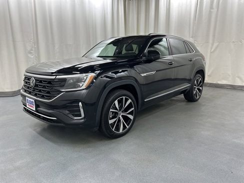 Used 2025 Volkswagen Atlas Cross Sport SEL Premium R-Line image 2