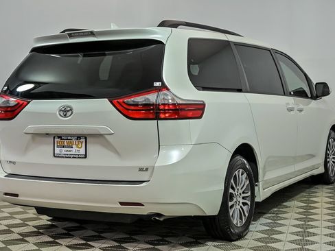 Used 2020 Toyota Sienna XLE FWD image 8