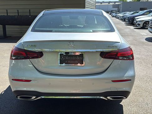 Used 2021 Mercedes-Benz E 350 4MATIC Sedan image 5