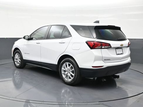 Used 2024 Chevrolet Equinox LS FWD image 3
