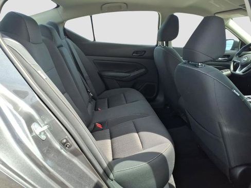 Used 2025 Nissan Altima 2.5 SV FWD image 12