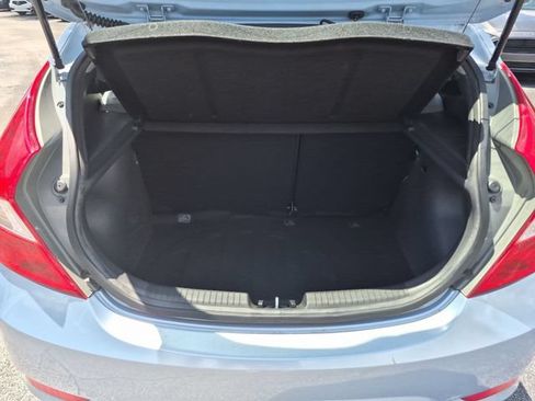 Used 2013 Hyundai Accent SE FWD image 21