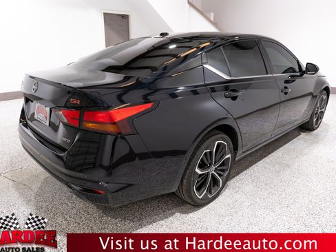 Used 2024 Nissan Altima 2.5 SR AWD/4WD image 5