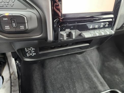 Used 2025 RAM 2500 Big Horn image 25