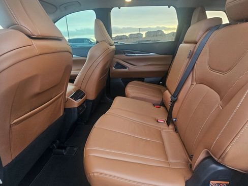 Used 2024 INFINITI QX60 Sensory image 11