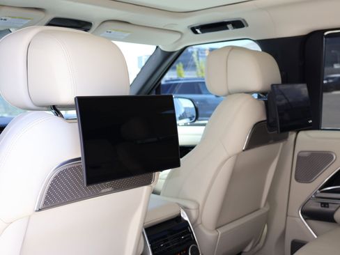 Certified 2025 Land Rover Range Rover Autobiography AWD/4WD image 26