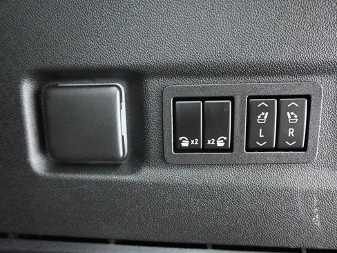 Used 2023 Chevrolet Suburban High Country w/ Premium Package 2 image 69