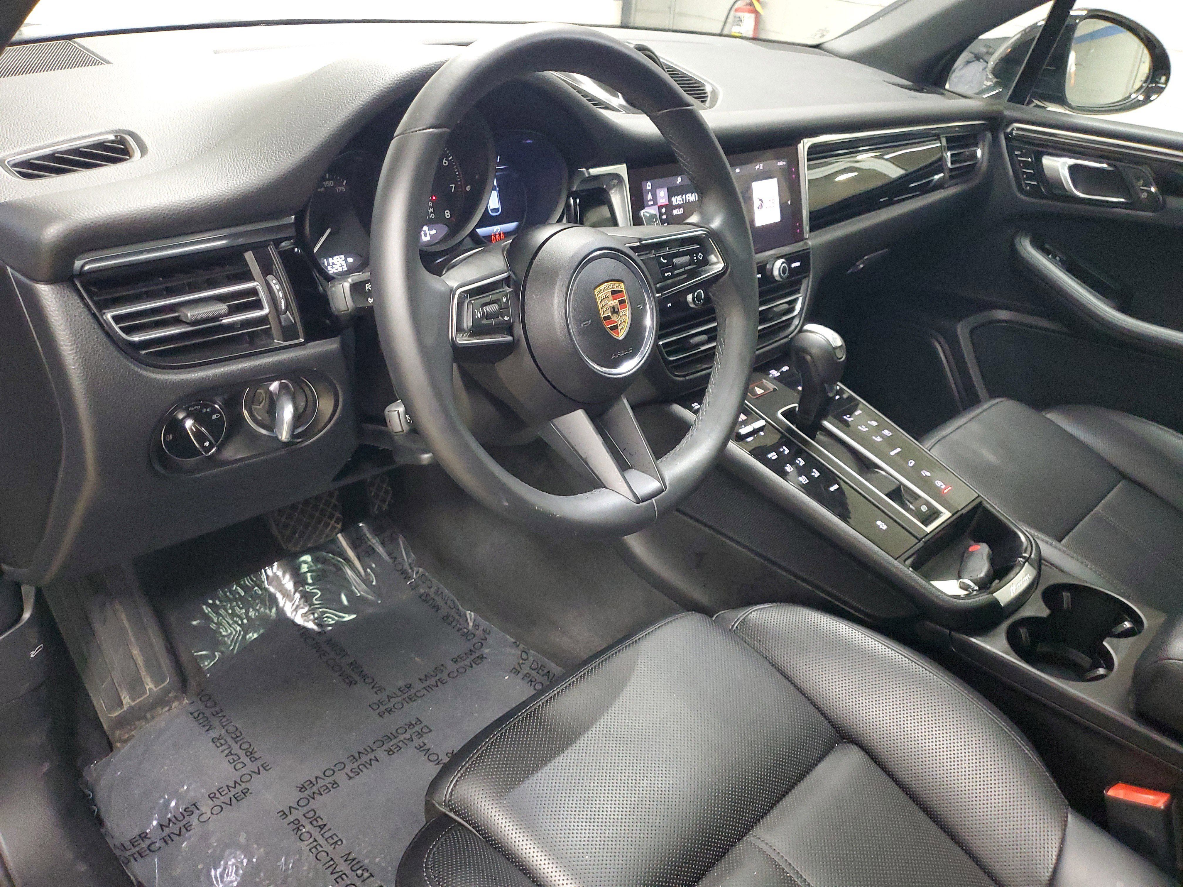 Used 2025 Porsche Macan AWD/4WD image 16