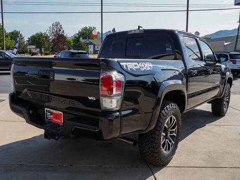 Used 2020 Toyota Tacoma TRD Sport w/ Technology Package AWD/4WD image 8