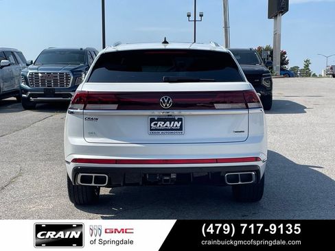 Used 2025 Volkswagen Atlas Cross Sport SEL Premium R-Line AWD/4WD image 6