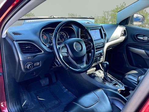 Used 2019 Jeep Cherokee Latitude Plus w/ Cold Weather Group image 14