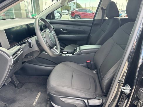 Used 2025 Hyundai Tucson SE FWD image 8