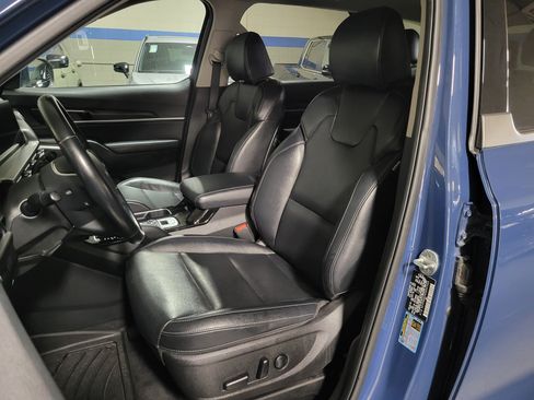 Used 2023 Kia Telluride S AWD/4WD image 15