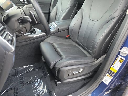 Used 2022 BMW X7 xDrive40i w/ Premium Package AWD/4WD image 16