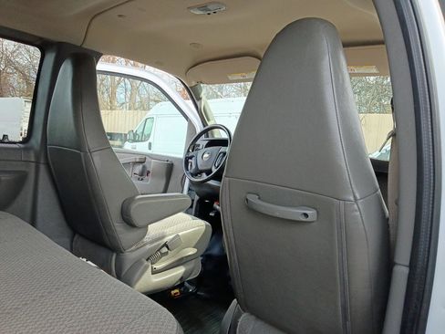 Used 2022 Chevrolet Express 3500 LS image 25