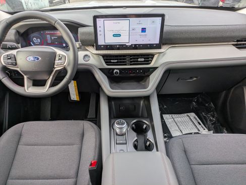 New 2026 Ford Explorer Active RWD image 14