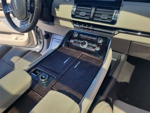 Certified 2020 Lincoln Navigator Reserve w/ Luxury Package RWD image 33