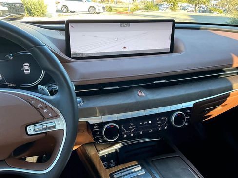 Used 2024 Genesis G80 image 5