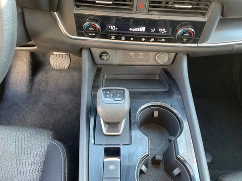 Used 2024 Nissan Rogue SV AWD/4WD image 13